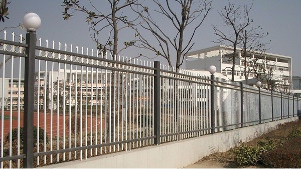 學校不銹鋼安全隔離護欄
