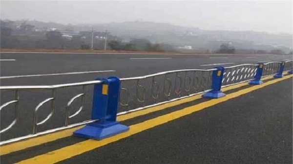 道路交通不銹鋼護(hù)欄