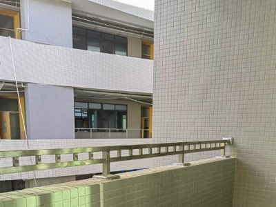喜師傅助力珠海容國(guó)團(tuán)中學(xué)不銹鋼護(hù)欄工程項(xiàng)目